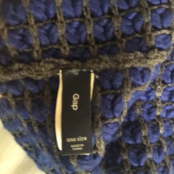 Gap scarf loop. - Picture 3 of 3